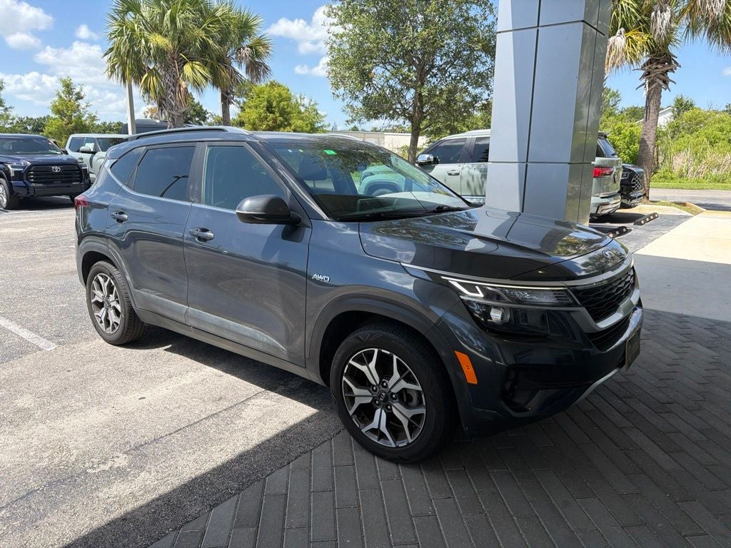 2021 Kia Seltos — side profile view
